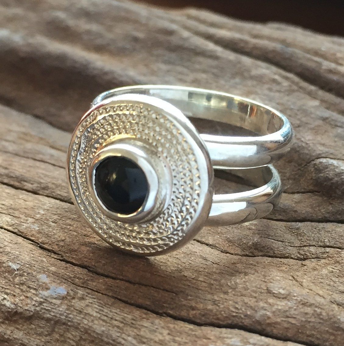925 Onxy Silver Ring made by the Zuri Collection 